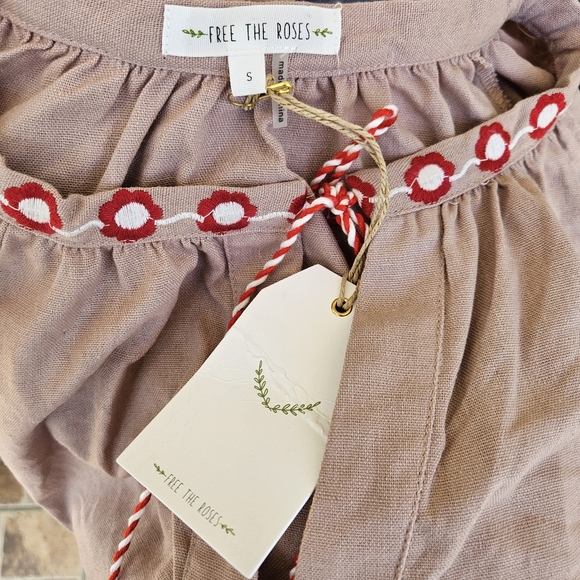 Free the Roses Embroidered Linen Blend Boho Peasant Tunic Size Small - Picture 8 of 10